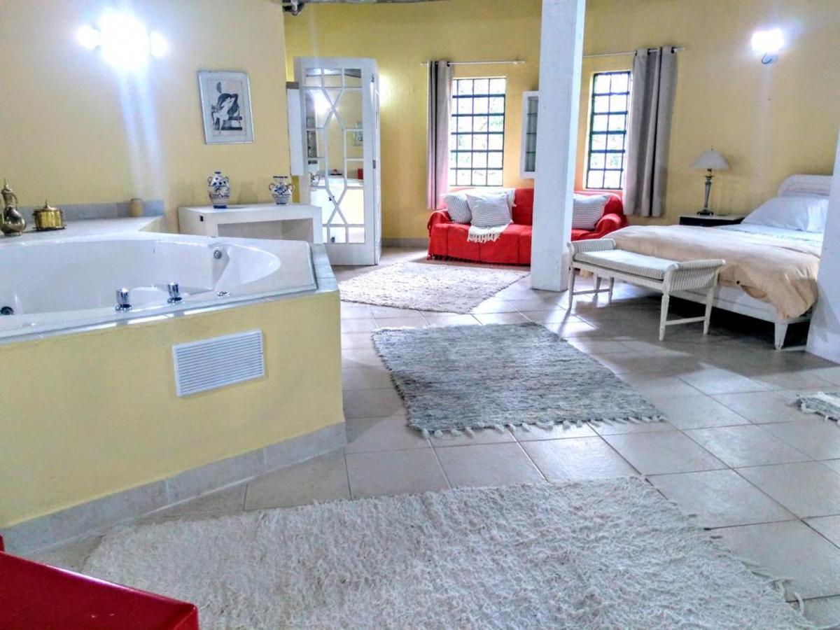 Villa Serena Bed & Breakfast Embu Exterior foto